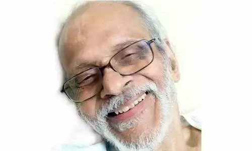 ഒരു ഗ്രാംഷിയൻ    വെളിച്ചപ്പാട്