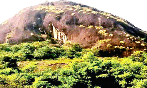 കിളിമാനൂരിലെ തമ്പുരാട്ടിപ്പാറ കിളിമാനൂരിലെ തമ്പുരാട്ടിപ്പാറ