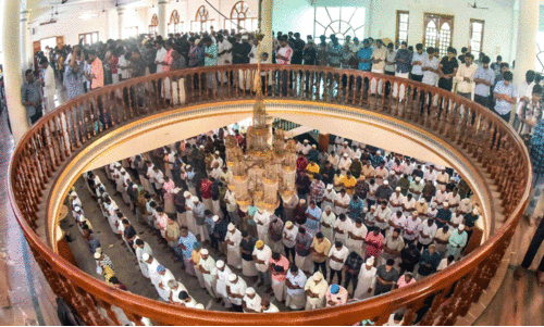 റമദാനിലെ ആദ്യവെള്ളിയിൽ പള്ളികൾ നിറഞ്ഞു