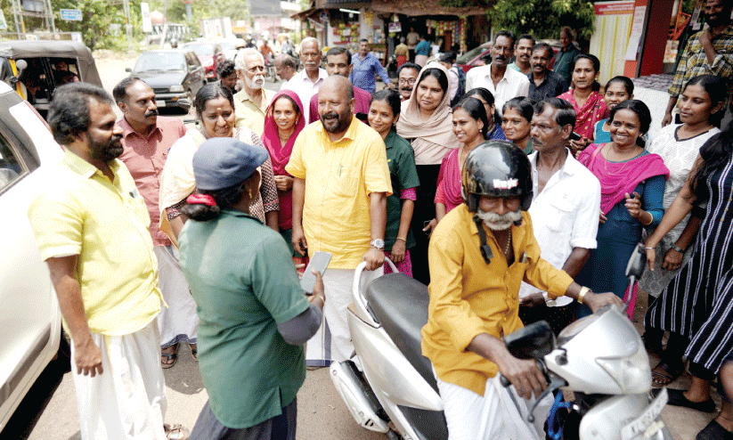 ത​ട്ട​ക​മു​റ്റ​ത്ത് സു​നി​ൽ​ കു​മാ​റി​ന്റെ യാ​ത്ര