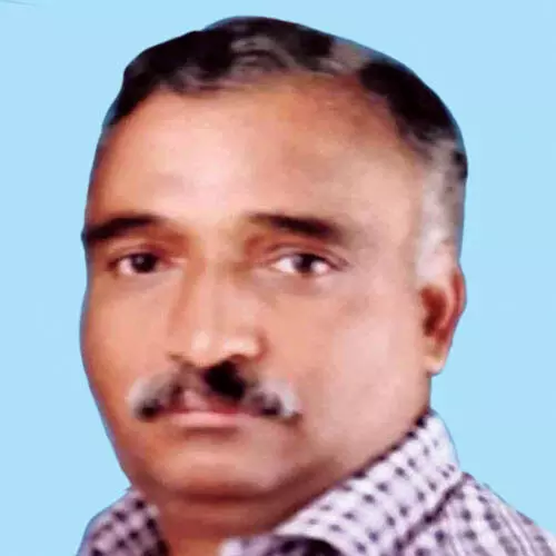 വ​ന്ദേ​ഭാ​ര​ത് ട്രെ​യി​ൻ ഇ​ടി​ച്ച് റി​ട്ട. അ​ധ്യാ​പ​ക​ൻ മ​രി​ച്ചു