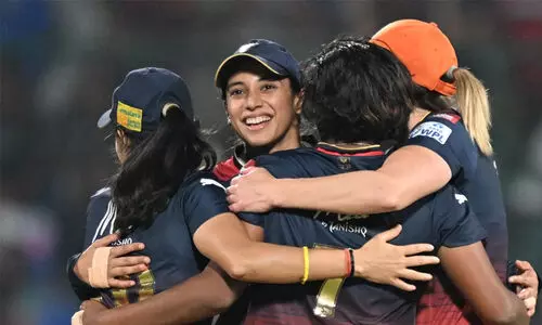 എട്ട് വിക്കറ്റ് ജയം; വനിത പ്രീമിയർ ലീഗ് കിരീടം ബാംഗ്ലൂരിന്