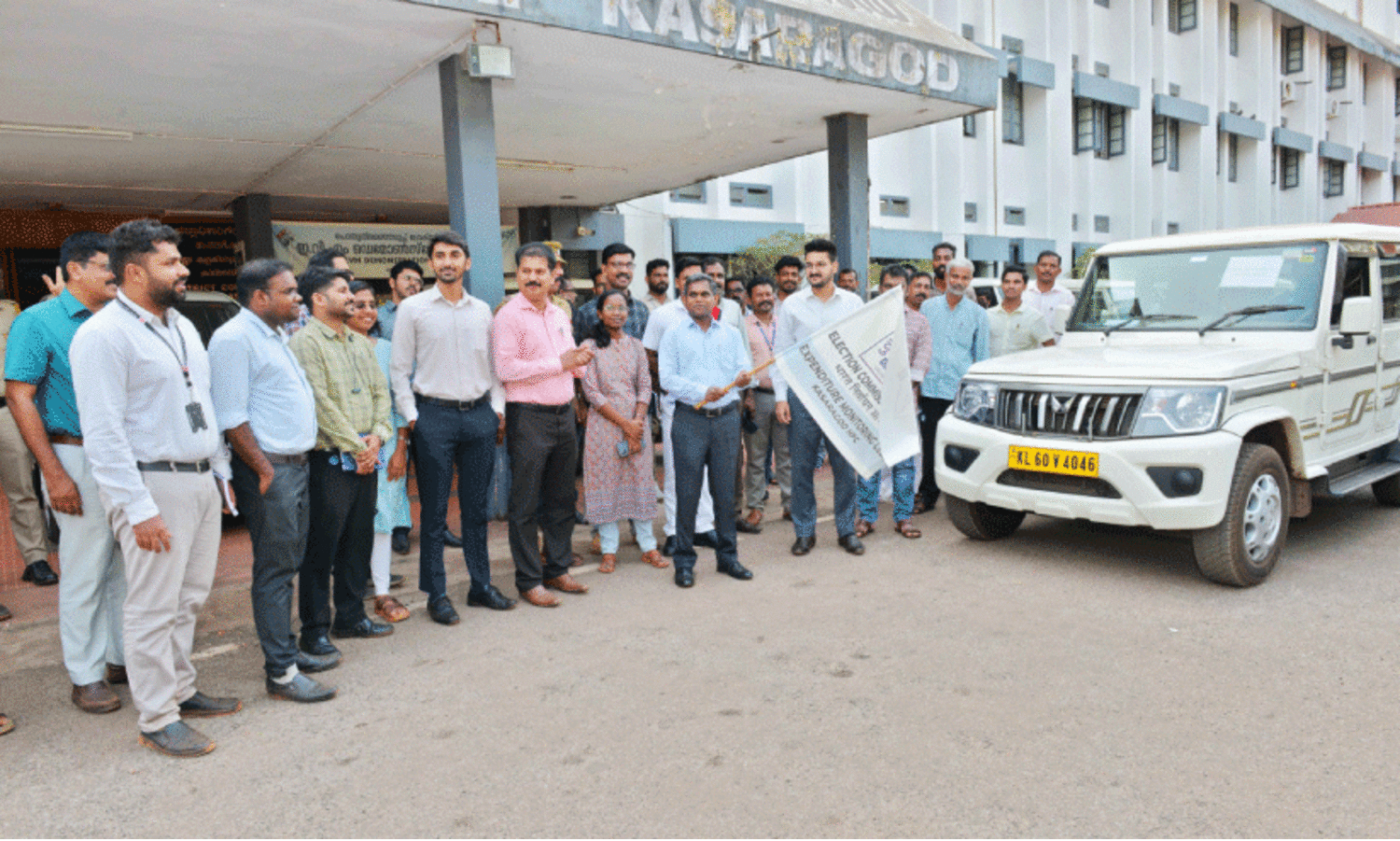 വോട്ടിനൊരുങ്ങി കാ​സ​ർ​കോ​ട്