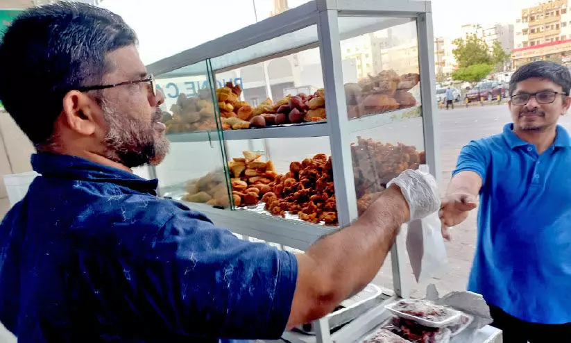 റമദാൻ വിപണി കൈയടക്കി എണ്ണക്കടികൾ റമദാൻ വിപണി കൈയടക്കി എണ്ണക്കടികൾ