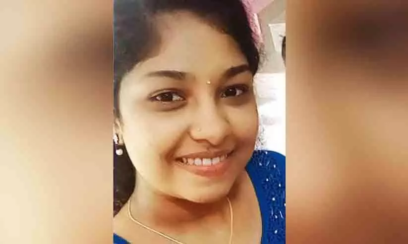 ഭർതൃ വീട്ടുകാർ പഠനം പൂർത്തിയാക്കാൻ സമ്മതിച്ചില്ല; തിരുവനന്തപുരത്ത് ഗർഭിണി ജീവനൊടുക്കി ഭർതൃ വീട്ടുകാർ പഠനം പൂർത്തിയാക്കാൻ സമ്മതിച്ചില്ല; തിരുവനന്തപുരത്ത് ഗർഭിണി ജീവനൊടുക്കി