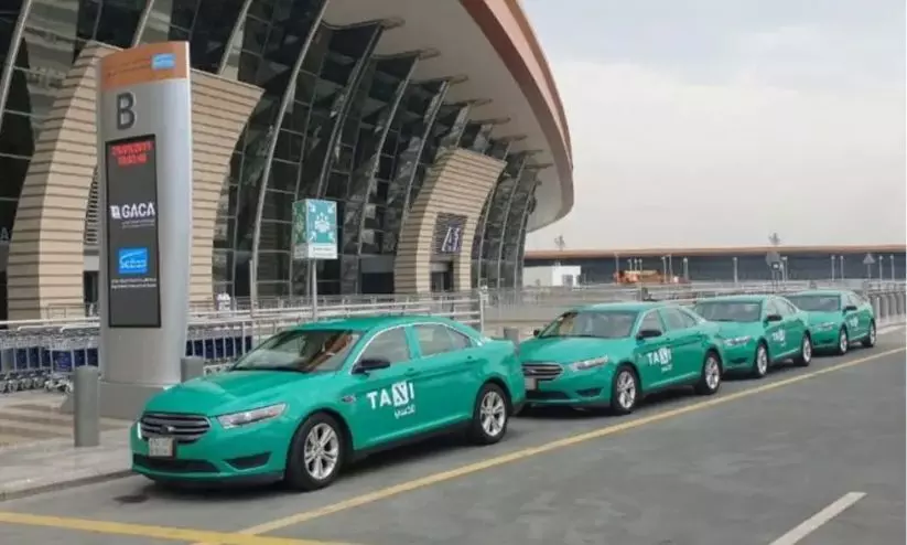 പൊതുഗതാഗത അതോറിറ്റിയുടെ മുന്നറിയിപ്പ്: എയർപ്പോർട്ടുകളിൽനിന്ന് ടാക്സി പെർമിറ്റില്ലാതെ യാത്രക്കാരെ കയറ്റിയാൽ 5000 റിയാൽ പിഴ പൊതുഗതാഗത അതോറിറ്റിയുടെ മുന്നറിയിപ്പ്: എയർപ്പോർട്ടുകളിൽനിന്ന് ടാക്സി പെർമിറ്റില്ലാതെ യാത്രക്കാരെ കയറ്റിയാൽ 5000 റിയാൽ പിഴ