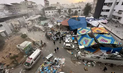 ഗസ്സ ആശുപത്രിയിൽ വീണ്ടും ഇസ്രായേൽ കൂട്ടക്കൊല; അൽജസീറ റിപ്പോർട്ടറടക്കം 80 പേരെ പിടിച്ചുകൊണ്ടുപോയി ഗസ്സ ആശുപത്രിയിൽ വീണ്ടും ഇസ്രായേൽ കൂട്ടക്കൊല; അൽജസീറ റിപ്പോർട്ടറടക്കം 80 പേരെ പിടിച്ചുകൊണ്ടുപോയി