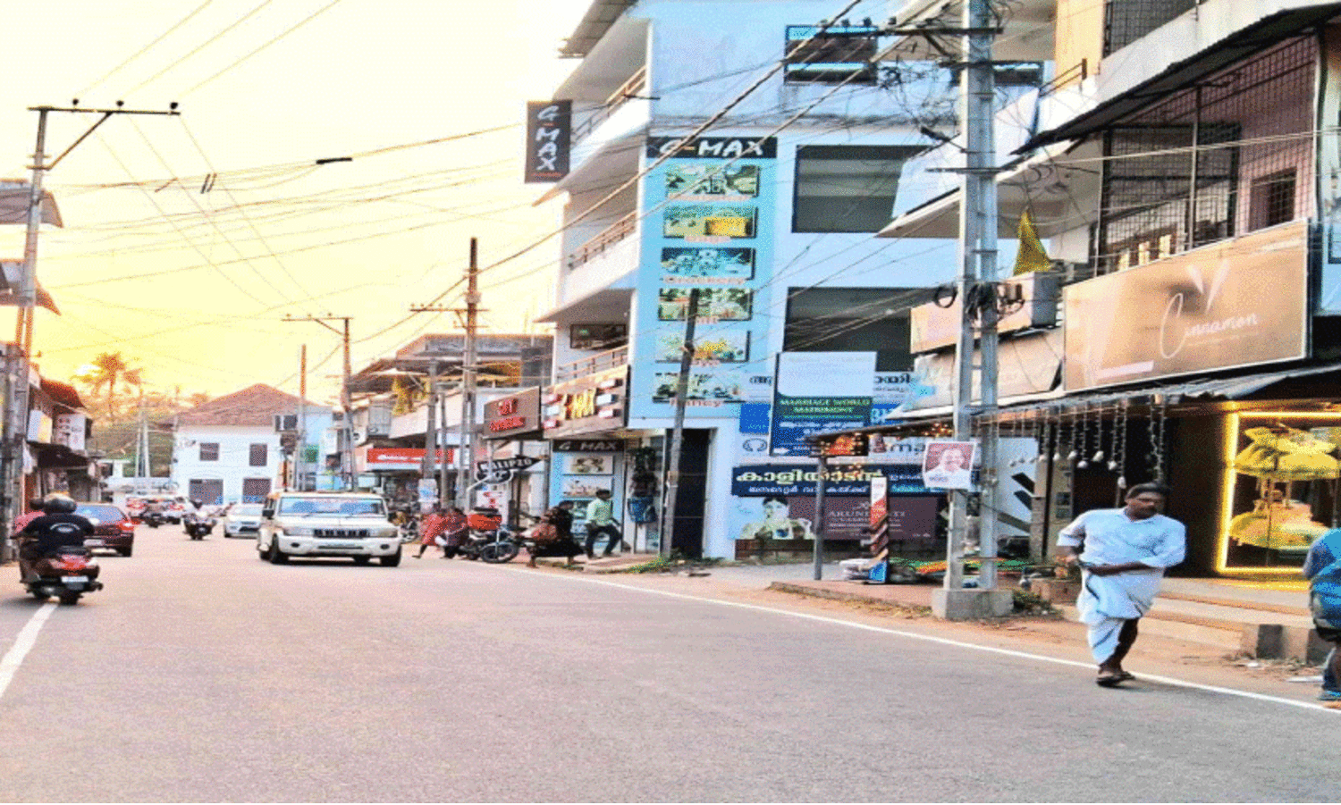 മാള ടൗ​ൺ പോ​സ്റ്റ് ഓ​ഫി​സ് റോ​ഡ്; ടാ​റി​ങ് ന​ട​പ​ടി തെ​ര​ഞ്ഞെ​ടു​പ്പി​ന് ശേ​ഷം