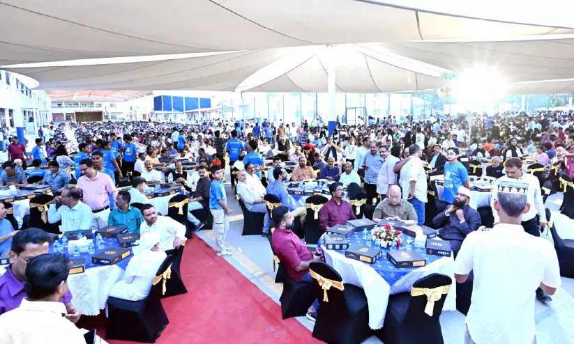 സമൂഹ നോമ്പുതുറ സംഘടിപ്പിച്ച് ഷാർജ ഇന്ത്യൻ അസോസിയേഷൻ സമൂഹ നോമ്പുതുറ സംഘടിപ്പിച്ച് ഷാർജ ഇന്ത്യൻ അസോസിയേഷൻ