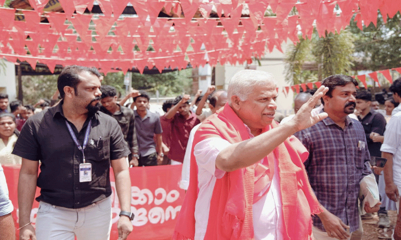 കലാലയങ്ങളും തൊഴിൽ കേന്ദ്രങ്ങളും സന്ദർശിച്ച് ജയരാജൻ കലാലയങ്ങളും തൊഴിൽ കേന്ദ്രങ്ങളും സന്ദർശിച്ച് ജയരാജൻ