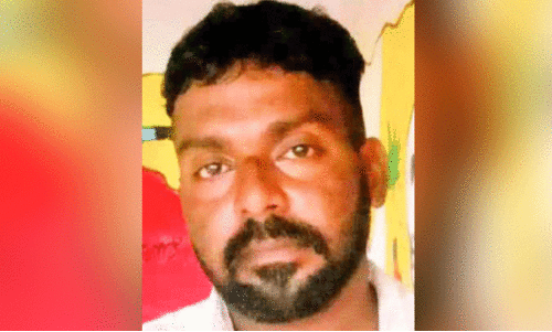 വി​ബി​ൻ  രാ​ഘ​വ​ൻ