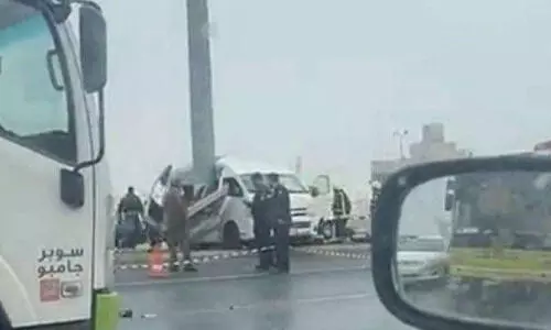 മക്കയിൽ ബസ്സപകടത്തിൽ രണ്ട് കോളജ് വിദ്യാർഥിനികൾ മരിച്ചു; നാല് പേർക്ക് പരിക്ക്