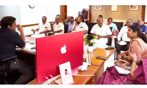 സുഗമവും നീതിയുക്തവുമായ തിരഞ്ഞെടുപ്പിന് എല്ലാ രാഷ്ട്രീയ പാര്‍ട്ടികളുടെയും സഹകരണം വേണമെന്ന് കലക്ടര്‍