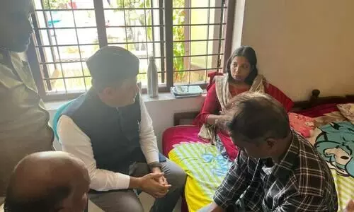 സിദ്ധാർത്ഥന്‍റെ വീട്ടിലെത്തി മുനവ്വറലി തങ്ങൾ