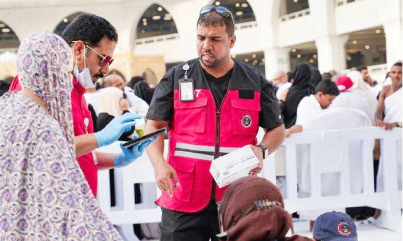 red cresent volunteers at Madinah