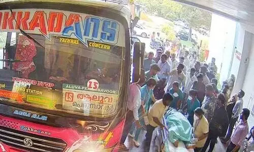 aluva bus