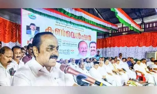 യു.​ഡി.​എ​ഫ്​ പ​ത്ത​നം​തി​ട്ട മ​ണ്ഡ​ലം ക​ൺ​വെ​ൻ​ഷ​ൻ ​പ്ര​തി​പ​ക്ഷ നേ​താ​വ്​ വി.​ഡി.​സ​തീ​ശ​ൻ ഉ​ദ്​​ഘാ​ട​നം ചെ​യ്യു​ന്നു