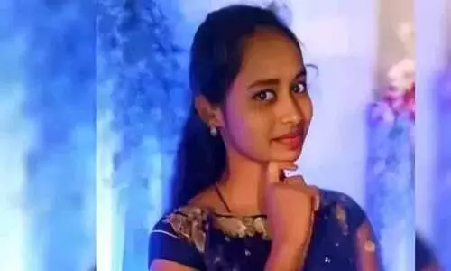 ആൺസുഹൃത്തിനൊപ്പം വീട്ടിൽ കണ്ടു; 19കാരിയായ മകളെ കഴുത്തുഞെരിച്ചു​​ കൊന്ന അമ്മ അറസ്റ്റിൽ