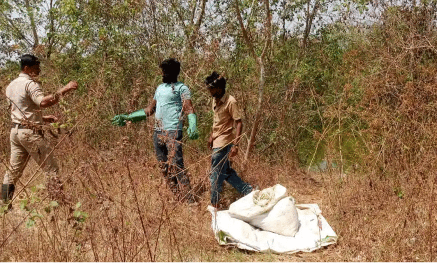 police started investigation on culprits of double murder in karnataka