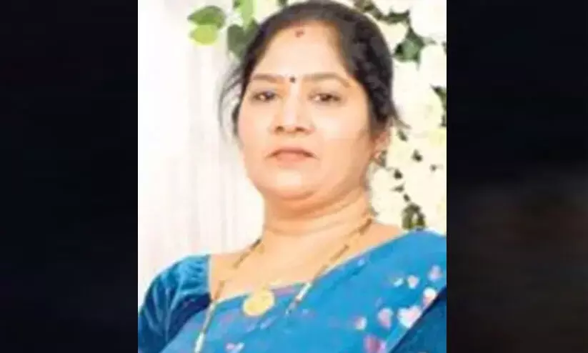 സഹകരണ ബാങ്ക് ഓഡിറ്റിനിടെ വീട്ടിൽ പോയ മാനേജർ തൂങ്ങി മരിച്ച നിലയിൽ സഹകരണ ബാങ്ക് ഓഡിറ്റിനിടെ വീട്ടിൽ പോയ മാനേജർ തൂങ്ങി മരിച്ച നിലയിൽ