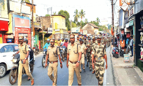 ലോക്സഭ തെരഞ്ഞെടുപ്പ്​; ബാലരാമപുരത്ത് കേന്ദ്രസേന റൂട്ട് മാർച്ച് നടത്തി