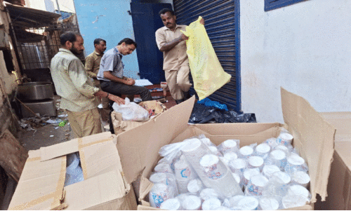 കണ്ണൂരിൽ നിരോധിത വസ്തുക്കളുടെ വൻശേഖരം പിടികൂടി