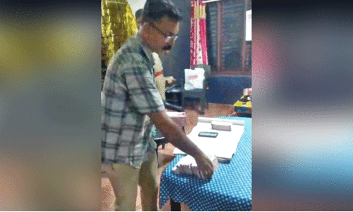 കാഞ്ഞങ്ങാട്ട് അടച്ചിട്ട വീട്ടിൽനിന്ന്​ ഏഴു കോടിയിലേറെ രൂപ പിടിച്ചു