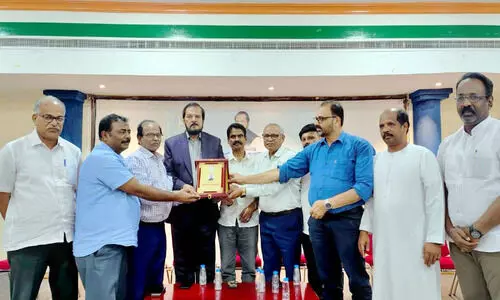 ഇ.പി. ജോൺസന്​ യാത്രയയപ്പ് നൽകി