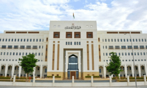 തൊ​ഴി​ൽ നി​യ​മ ലം​ഘ​നം; നി​ര​വ​ധി​പേ​ർ പി​ടി​യി​ൽ