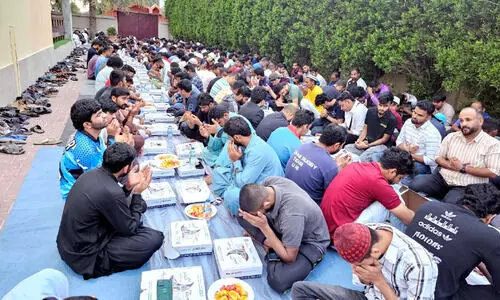 സമൂഹ നോമ്പുതുറ ഒരുക്കി ദുബൈ മർകസ്