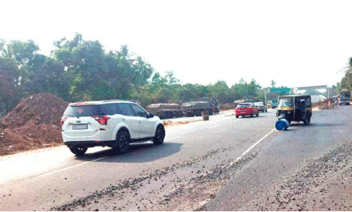 അ​ഴി​യൂ​ർ പ്ര​വേ​ശ​ന ക​വാ​ടം