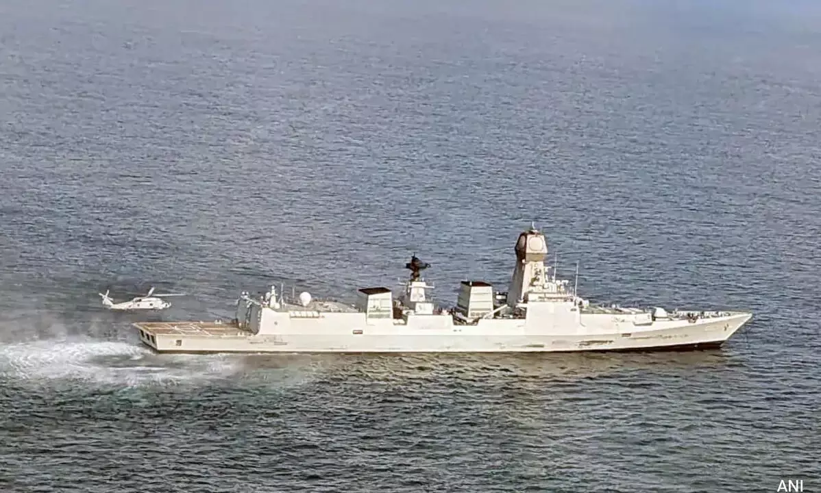 35 കടൽക്കൊള്ളക്കാരെ വഹിച്ചുള്ള യുദ്ധക്കപ്പൽ മുംബൈയിലെത്തി