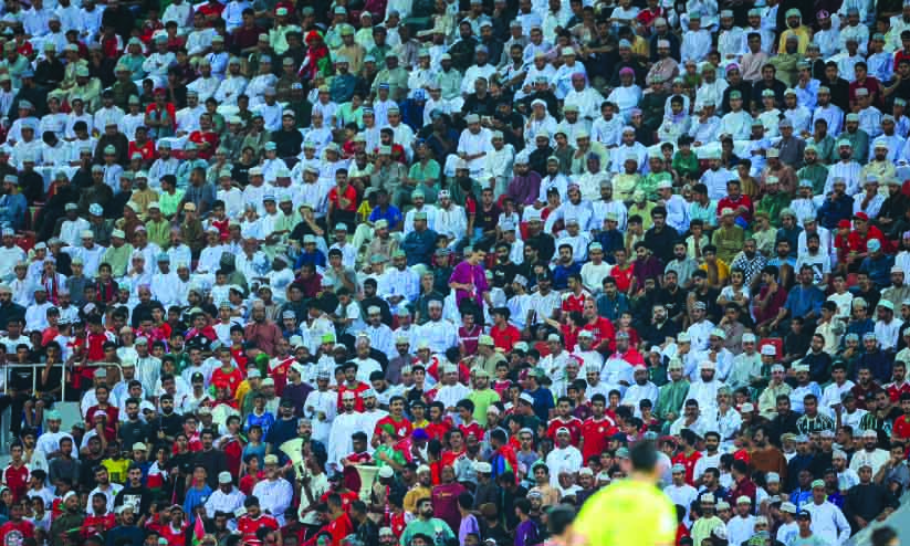 ആ​വേ​ശ​മാ​യി കാ​ണി​ക​ൾ ഒ​ഴു​കി