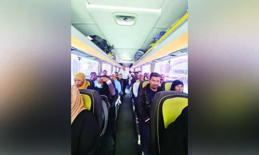 റ​മ​ദാ​ൻ സൗ​ജ​ന്യ​കാ​രു​ണ്യ​വ​ർ​ഷം: ഉം​റ തീ​ർ​ഥാ​ട​ക​ർ യാ​ത്ര​യാ​യി