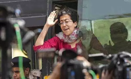 സ്ഫോടനാത്മക വിവരങ്ങൾ വെളിപ്പെടുത്താൻ 10മണിക്ക് വാർത്താസമ്മേളനം നടത്തുമെന്ന് എ.എ.പി സ്ഫോടനാത്മക വിവരങ്ങൾ വെളിപ്പെടുത്താൻ 10മണിക്ക് വാർത്താസമ്മേളനം നടത്തുമെന്ന് എ.എ.പി