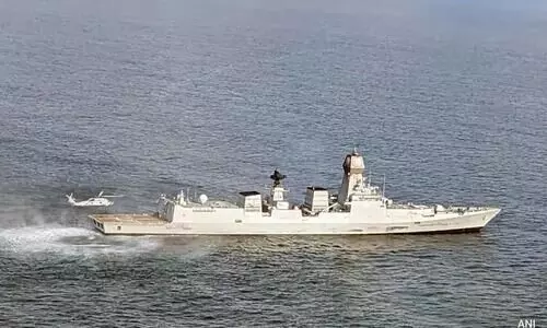 35 കടൽക്കൊള്ളക്കാരെ വഹിച്ചുള്ള യുദ്ധക്കപ്പൽ മുംബൈയിലെത്തി