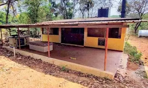 ഉ​ദ്ഘാ​ട​നം ക​ഴി​ഞ്ഞി​ട്ടും നോ​ക്കു​കു​ത്തി; മോ​ക്ഷ​മി​ല്ലാ​തെ വ​ണ്ടൂ​രി​ലെ വാ​ത​ക​ശ്മ​ശാ​നം