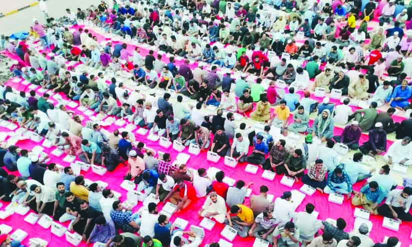 അ​മീ​റാ​ത്ത് ഏ​രി​യ കെ.​എം.​സി.​സി ഇ​ഫ്താ​ർ വി​രു​ന്ന്​