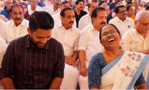 ഷാ​ഫി പ​റ​മ്പി​ൽ, കെ.​കെ. ശൈ​ല​ജ