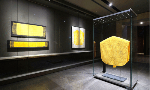 Golden spider silk exhibition Museum of islamic art