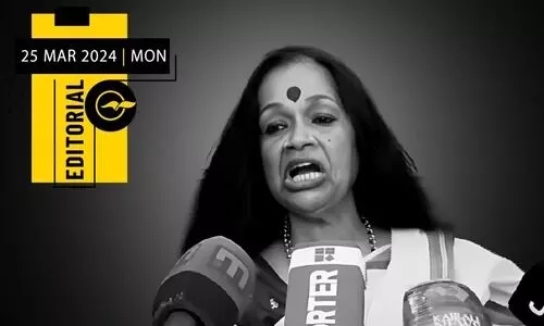 വാ​ക്കി​ല​ല്ല, വി​ഷം അ​ക​ത്താ​ണ്