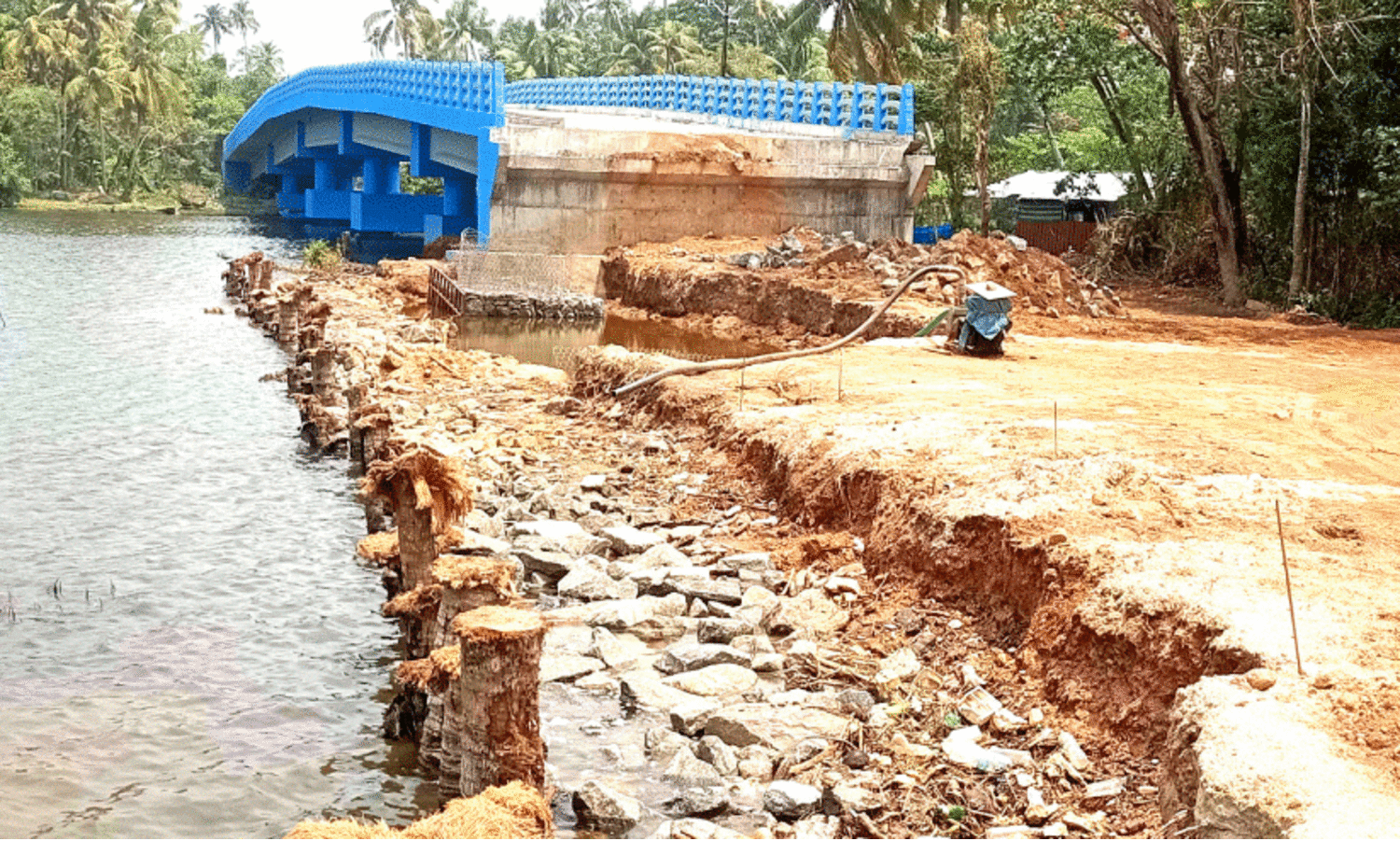 Nedumbrakkad-Vilakkumaram bridge