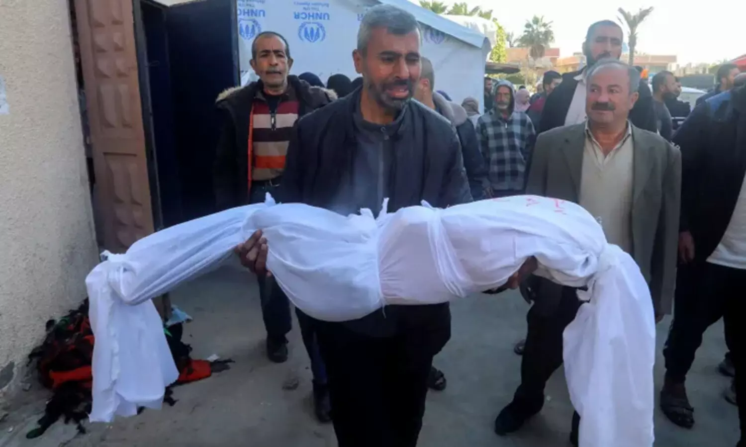 ഗസ്സയിൽ കൂട്ടക്കൊല തുടരുന്നു, മരണം 32,333; ഇസ്രായേലിലേക്ക് എട്ട് റോക്കറ്റുകൾ തൊടുത്ത് ഹമാസ്