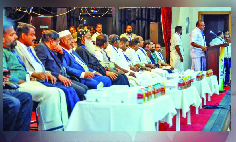 ആ​വേ​ശ​ക്ക​ട​ലാ​യി ഒ.​ഐ.​സി.​സി ഇ​ഫ്താ​ർ വി​രു​ന്ന്