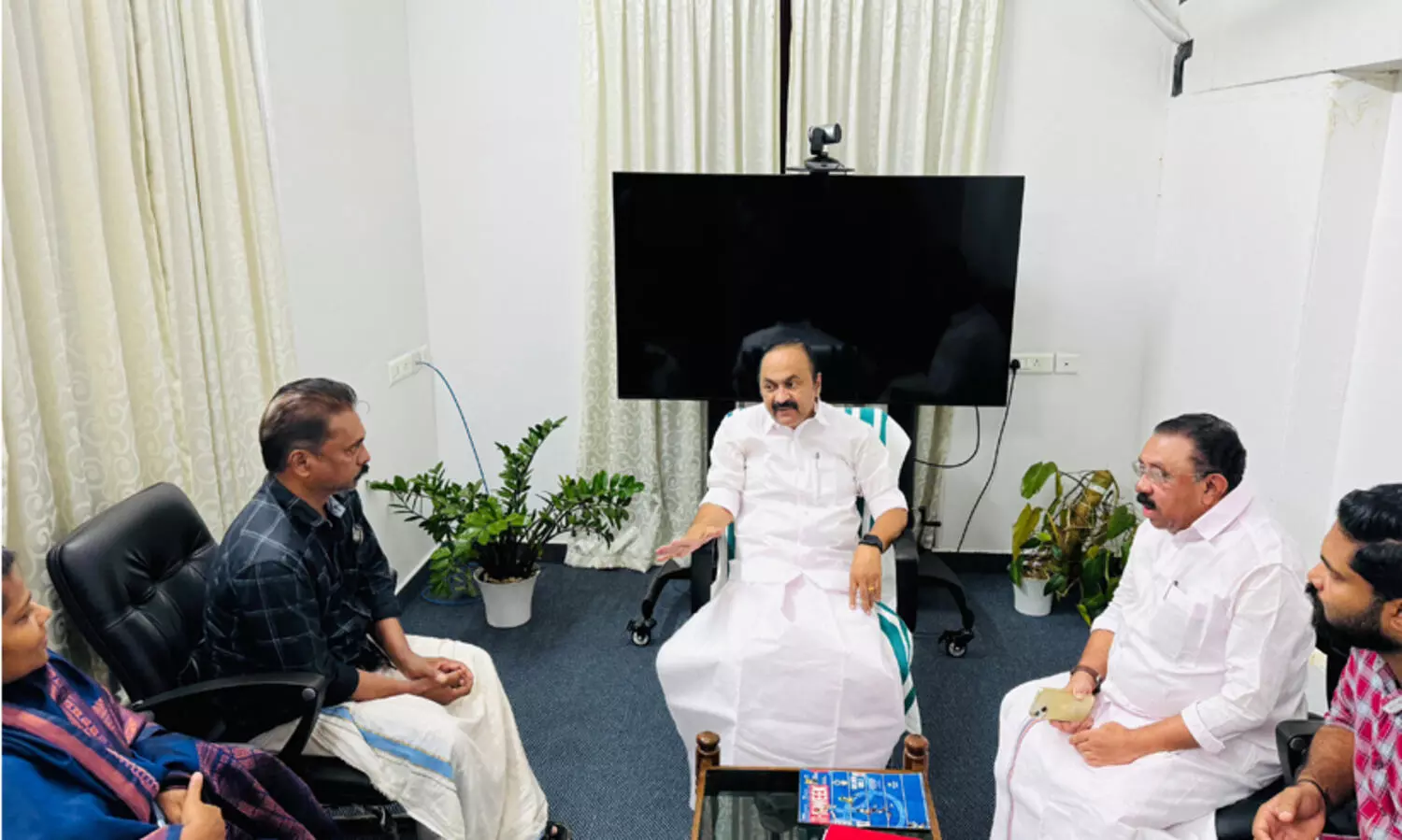 സിദ്ധാർഥന്റെ മരണത്തില്‍ സി.ബി.ഐ അന്വേഷണം വൈകിപ്പിച്ചാല്‍ സമരത്തിനിറങ്ങുമെന്ന് വി.ഡി സതീശന്‍