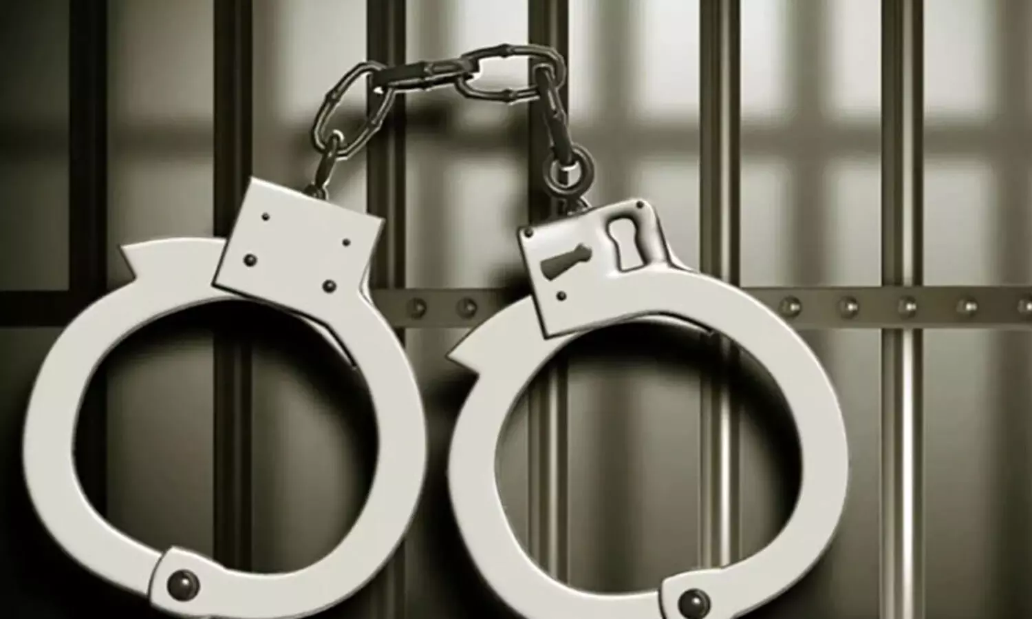 കാറിടിച്ച് മരിച്ചയാളുടെ മൃതദേഹം പാടത്ത് ഉപേക്ഷിച്ചു; ജ്വല്ലറി വ്യാപാരിയടക്കം മൂന്നുപേർ പിടിയിൽ