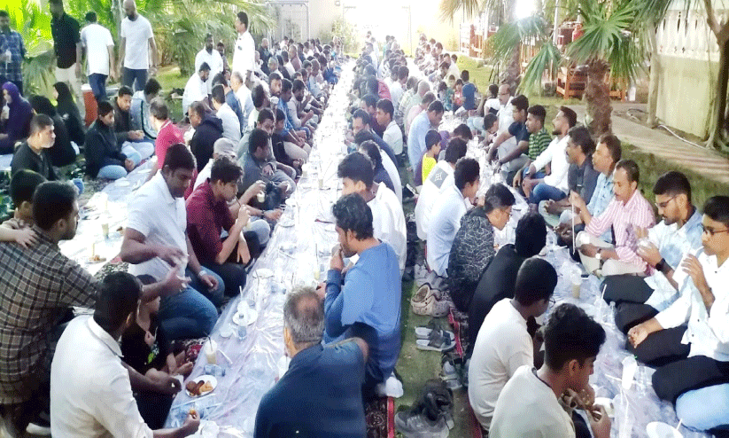 ശ്രദ്ധേയമായി പ്രവാസി ഇഫ്താർ ശ്രദ്ധേയമായി പ്രവാസി ഇഫ്താർ