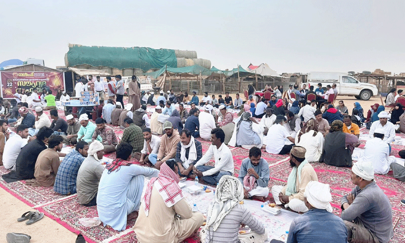 മരുഭൂമിയിൽ ഇടയന്മാർക്കൊപ്പം ഒരു നോമ്പുതുറ മരുഭൂമിയിൽ ഇടയന്മാർക്കൊപ്പം ഒരു നോമ്പുതുറ