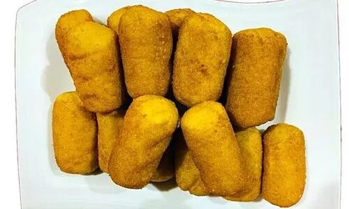 Banana Crumb Roll, ബ​നാ​ന ക്രം​സ് റോ​ൾ