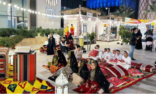 ക​ളി​യും ആ​ഘോ​ഷ​വു​മാ​യി കു​ട്ടി​ക​ളു​ടെ നോ​മ്പു​രാ​ത്രി